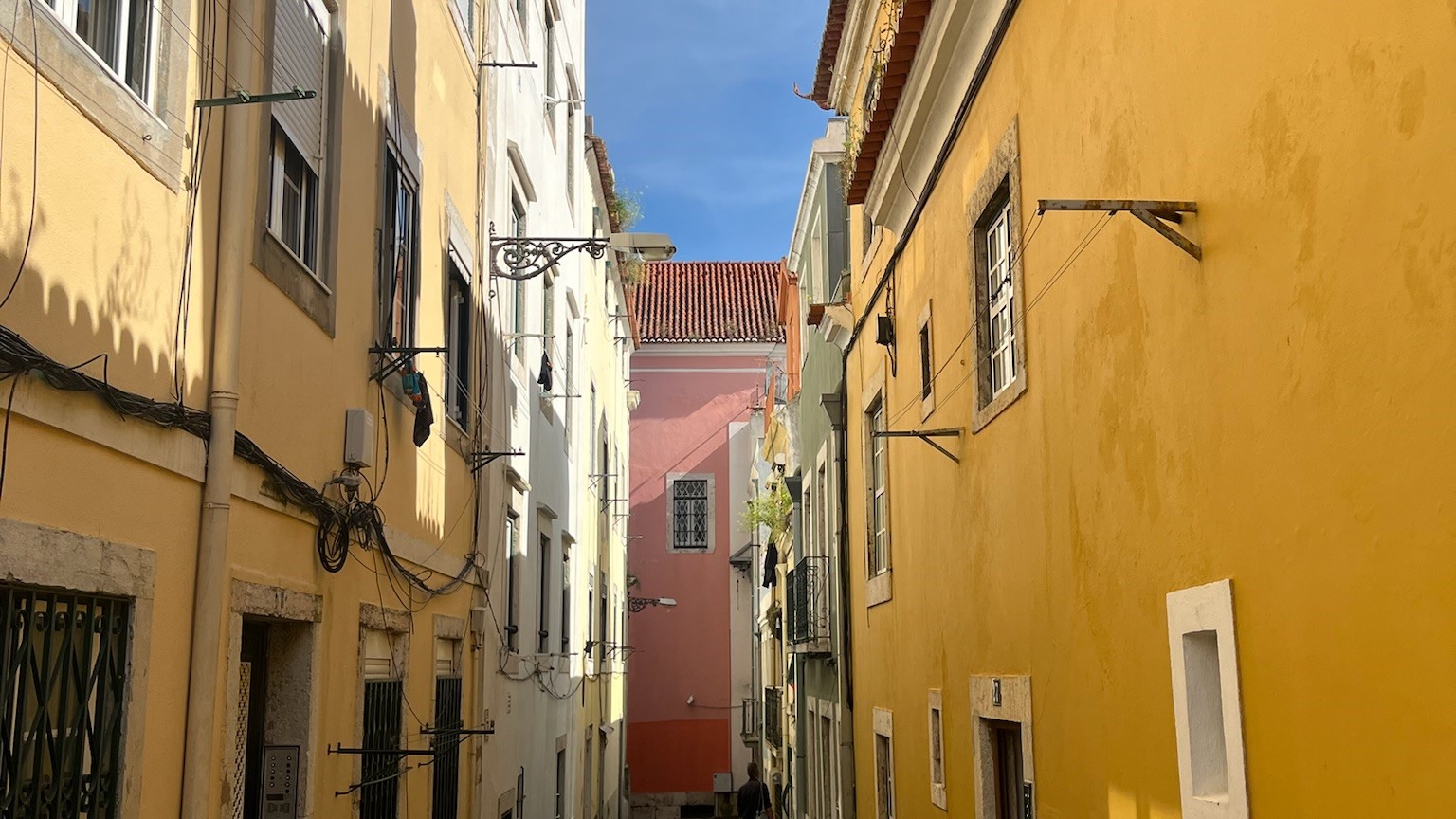 Many roads lead to/through Lisbon: Portugal’s roles and meanings for Nepalis on the move